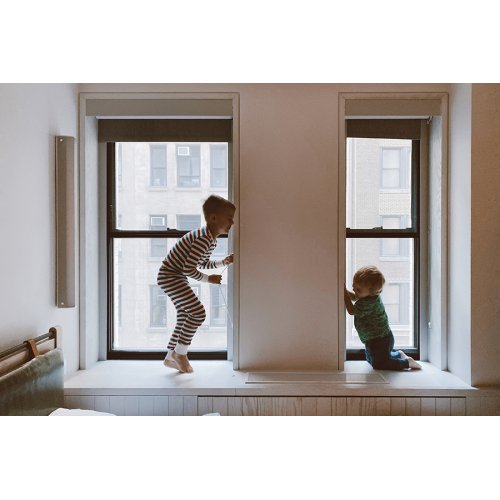 Evde Çocuk Güvenliği: Ev Kazalarından Koruma Yöntemleri ve Eğitimi