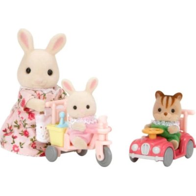 Sylvanian Families Bebekler Gezintide