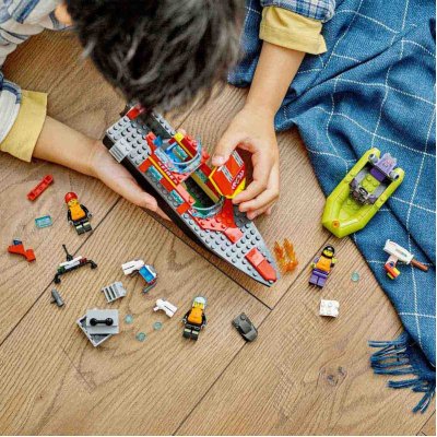 Lego City İtfaiye Kurtarma Teknesi
