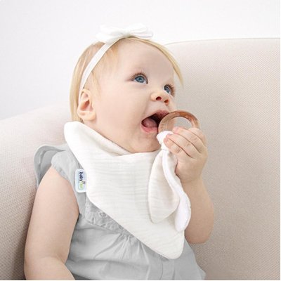 BabyJem Ahşap Diş Kaşıyıcılı Bürümcük Müslin Önlük, Ekru