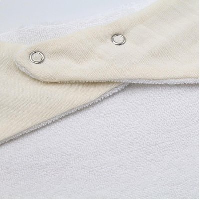 BabyJem Ahşap Diş Kaşıyıcılı Bürümcük Müslin Önlük, Ekru