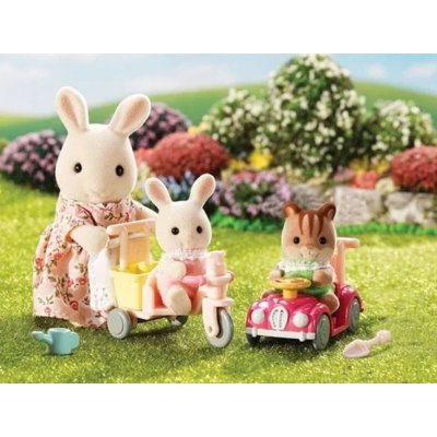 Sylvanian Families Bebekler Gezintide