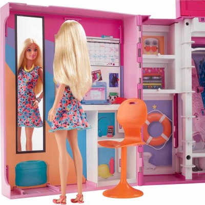 Barbie ve Rüya Dolabı Oyun Seti