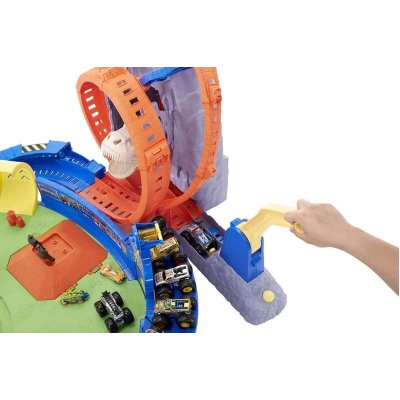 Hot Wheels Monster Trucks Volkanik Alanda Macera Oyun Seti