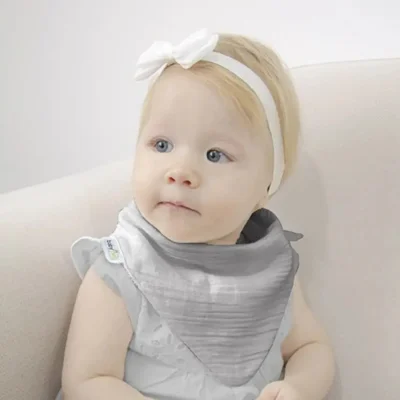 BabyJem Ahşap Diş Kaşıyıcılı Bürümcük Müslin Önlük, Gri