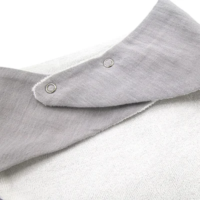 BabyJem Ahşap Diş Kaşıyıcılı Bürümcük Müslin Önlük, Gri