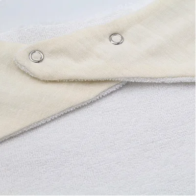 BabyJem Ahşap Diş Kaşıyıcılı Bürümcük Müslin Önlük, Ekru