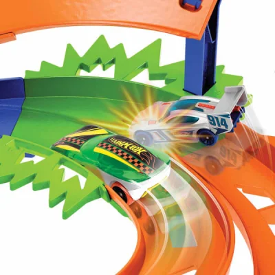 Hot Wheels İkili Yarış ve Akrobasi Pisti