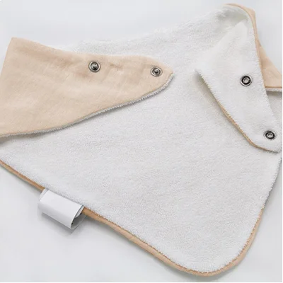 BabyJem Ahşap Diş Kaşıyıcılı Bürümcük Müslin Önlük, Somon