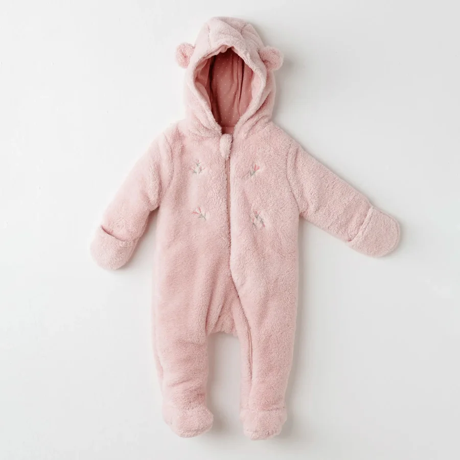 Andywawa Kozmonot, Pembe